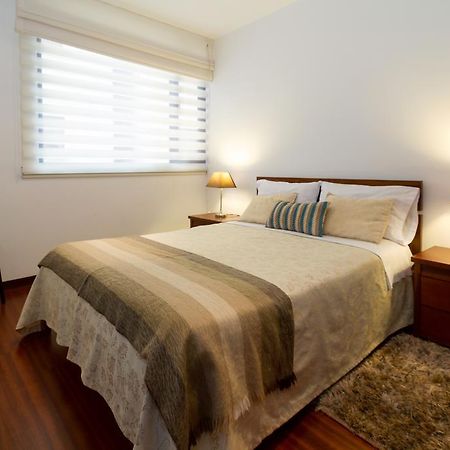 Suites Metropoli Edificio Torino Кито Екстериор снимка