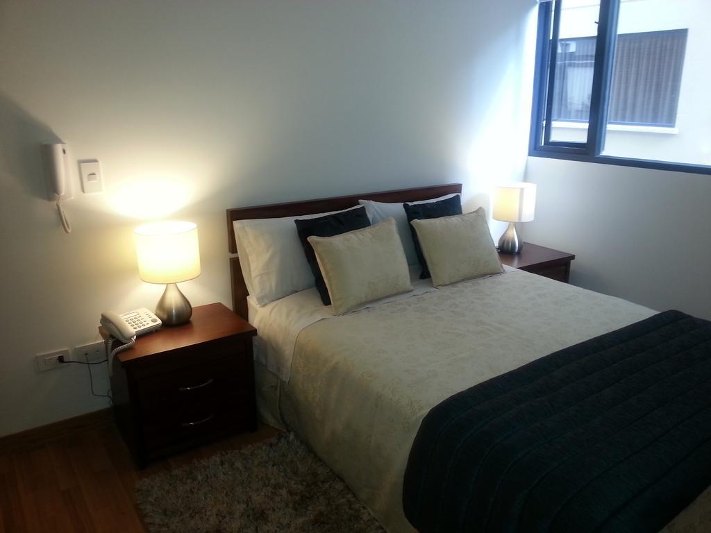 Suites Metropoli Edificio Torino Кито Екстериор снимка