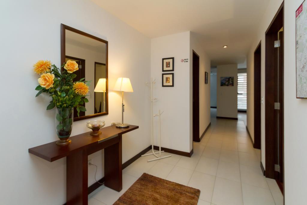 Suites Metropoli Edificio Torino Кито Екстериор снимка