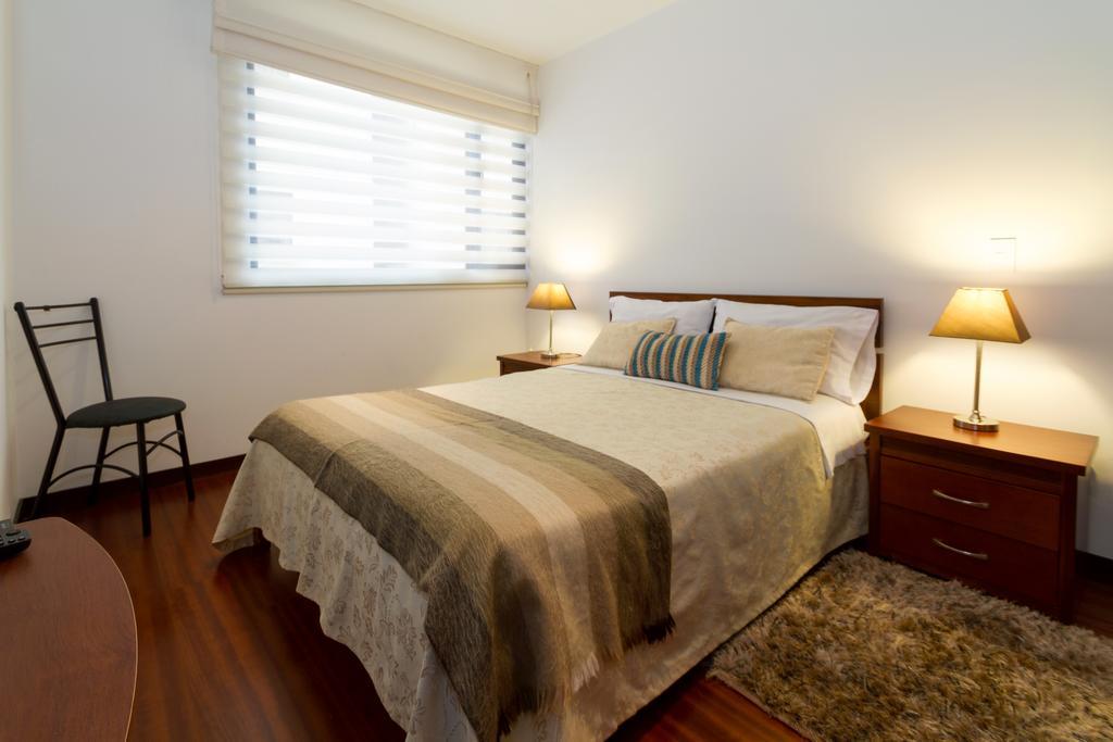 Suites Metropoli Edificio Torino Кито Екстериор снимка