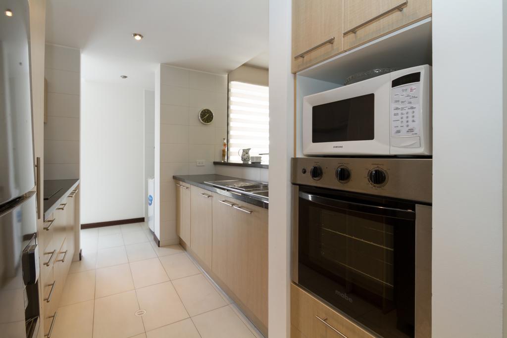 Suites Metropoli Edificio Torino Кито Екстериор снимка