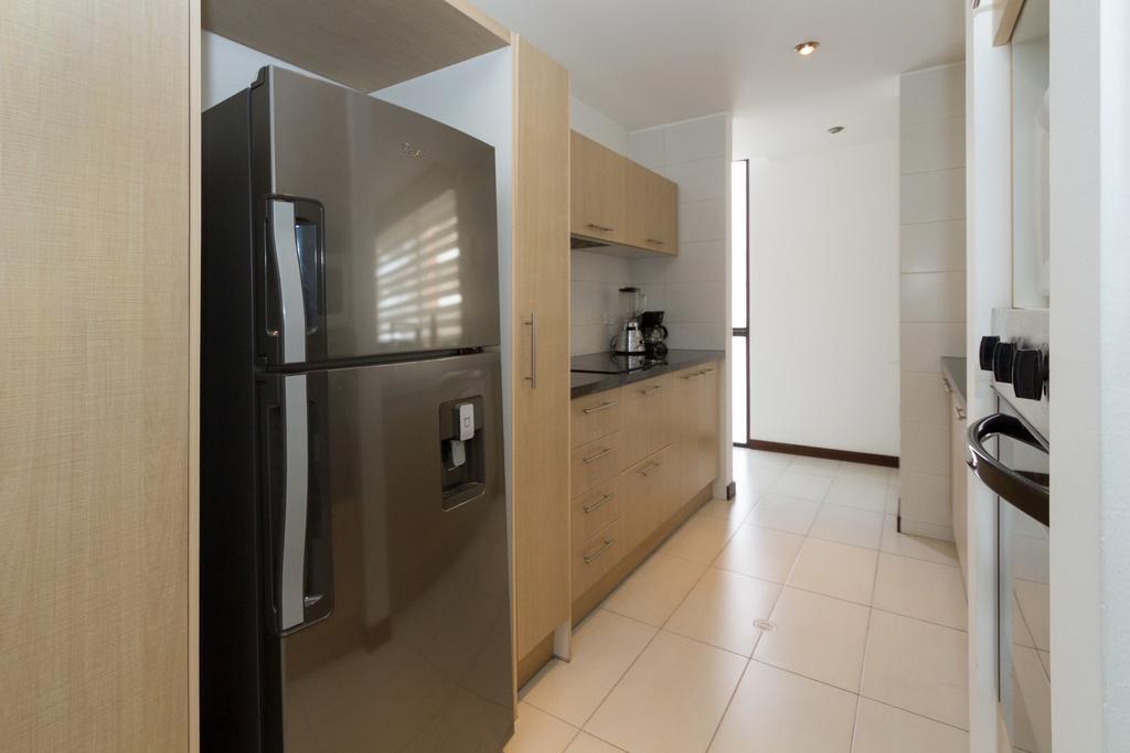 Suites Metropoli Edificio Torino Кито Екстериор снимка